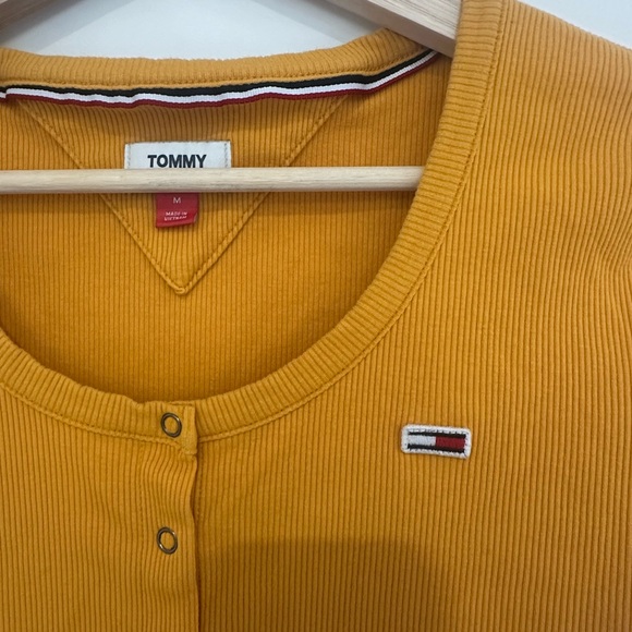 Tommy Hilfiger yellow Y2K vintage crop top size M - Picture 3 of 4